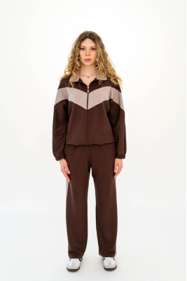 Костюм жіночий